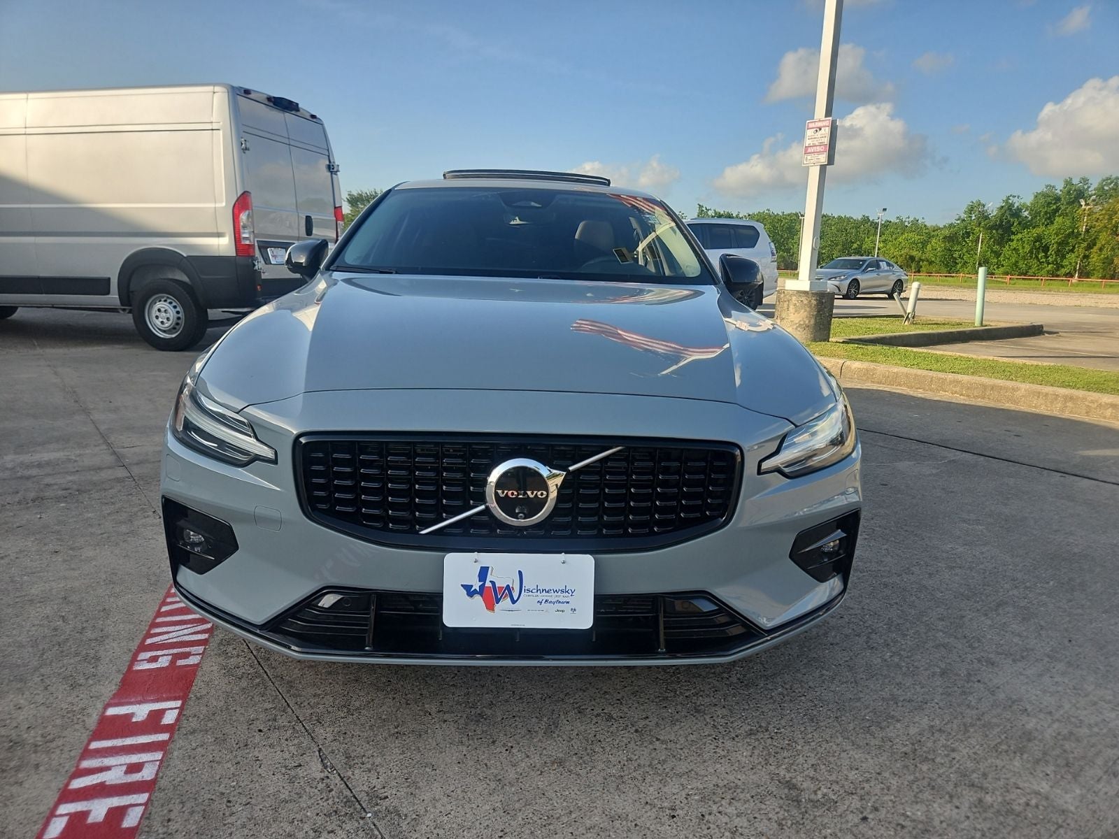 2024 Volvo S60 B5 Plus Dark Theme