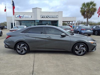 2025 Hyundai Elantra SEL Convenience