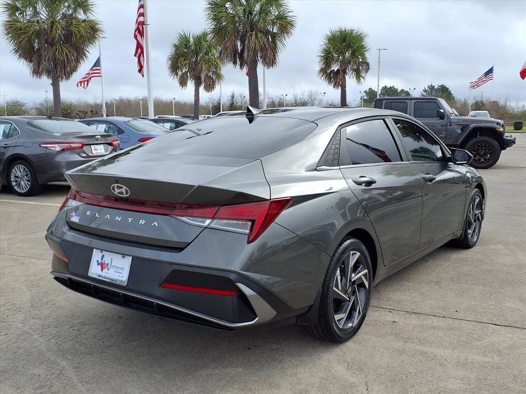 2025 Hyundai Elantra SEL Convenience