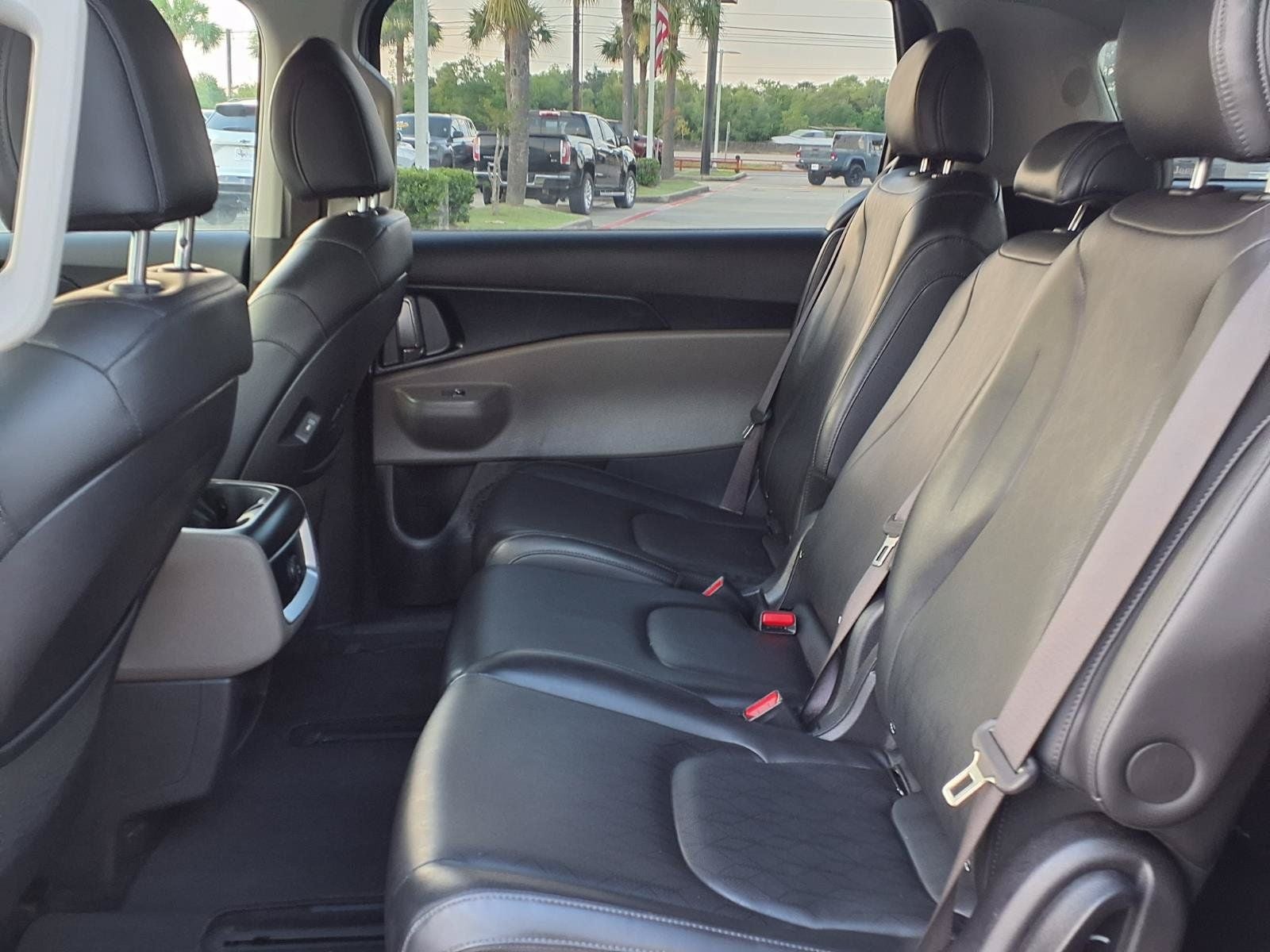 2025 Kia Carnival LXS