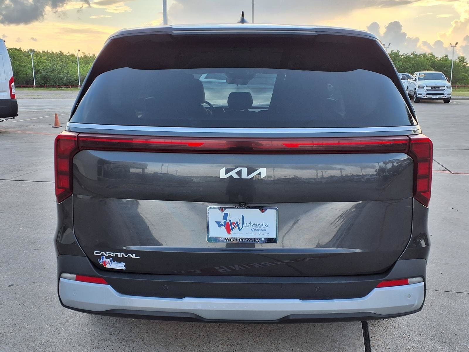 2025 Kia Carnival LXS