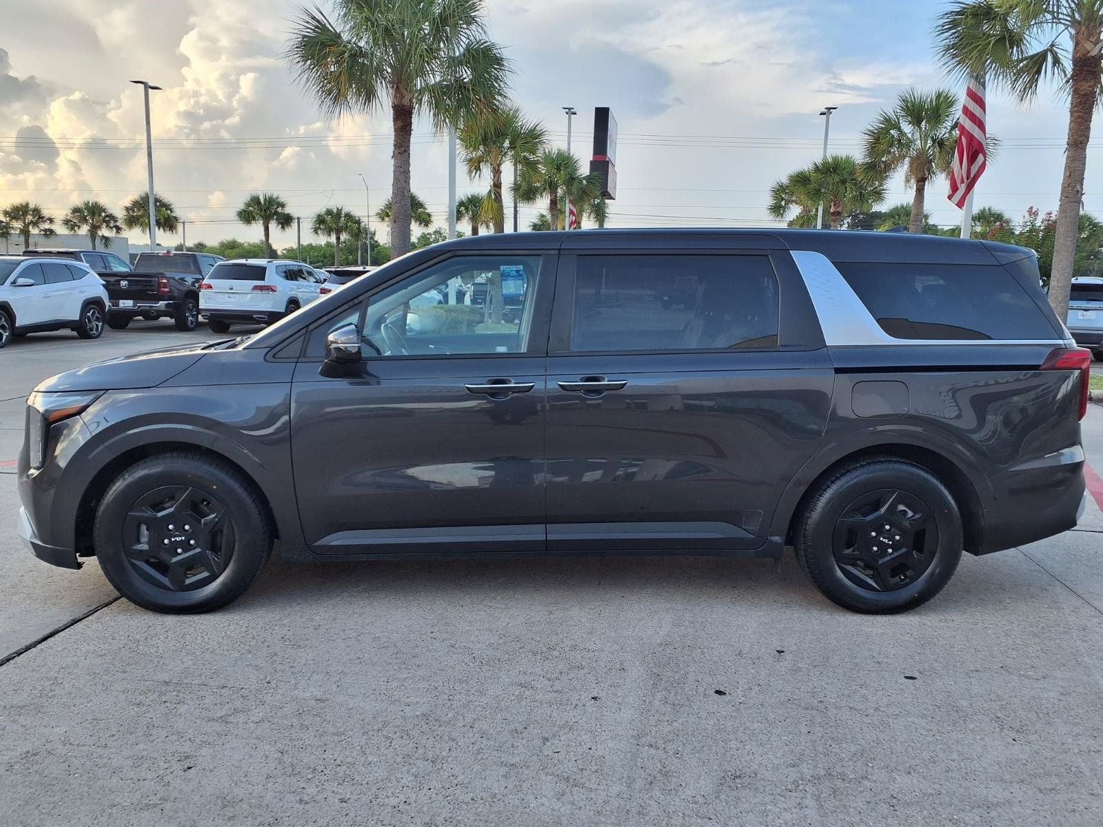 2025 Kia Carnival LXS