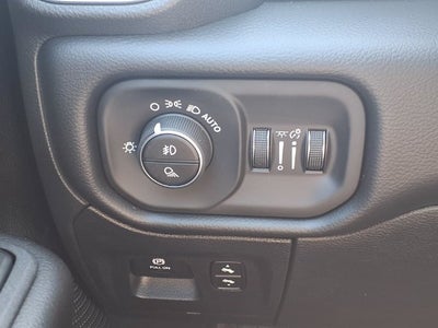 2027 RAM 1500 Big Horn/Lone Star