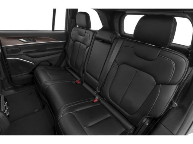 2027 Jeep Grand Cherokee Base