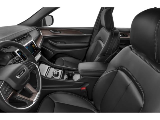 2027 Jeep Grand Cherokee Base