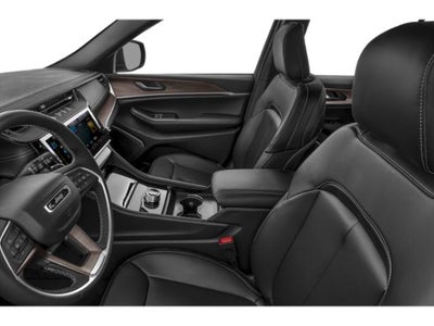 2027 Jeep Grand Cherokee Base