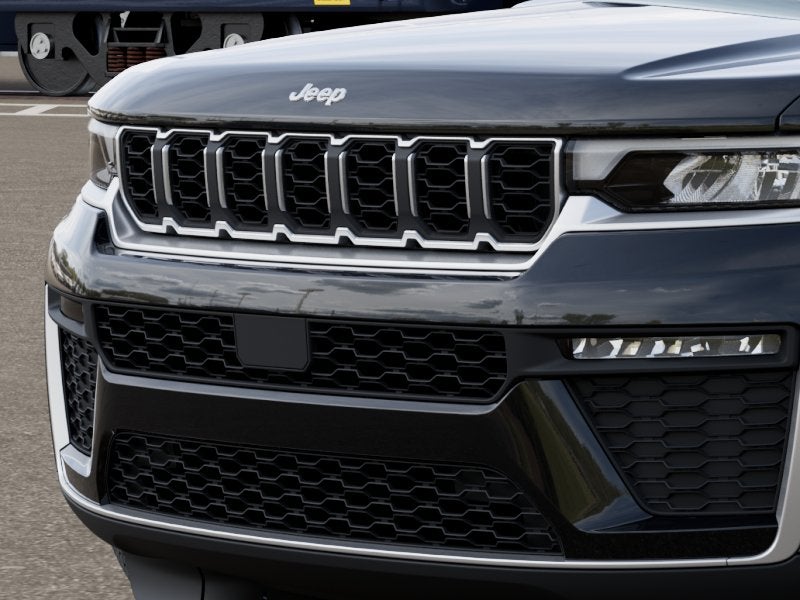 2027 Jeep Grand Cherokee Base