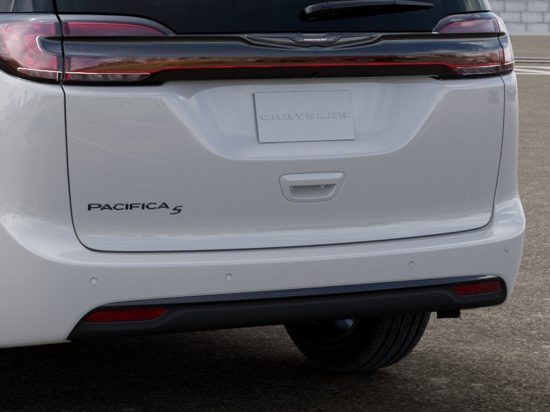 2026 Chrysler Pacifica Base