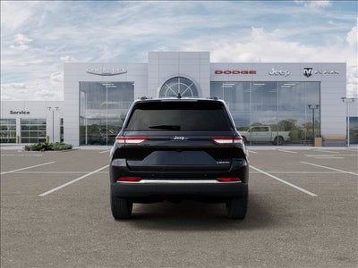 2027 Jeep Grand Cherokee Laredo