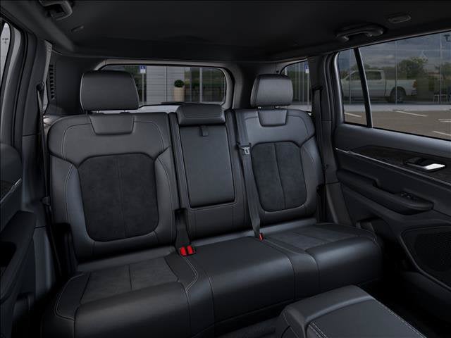 2027 Jeep Grand Cherokee Altitude
