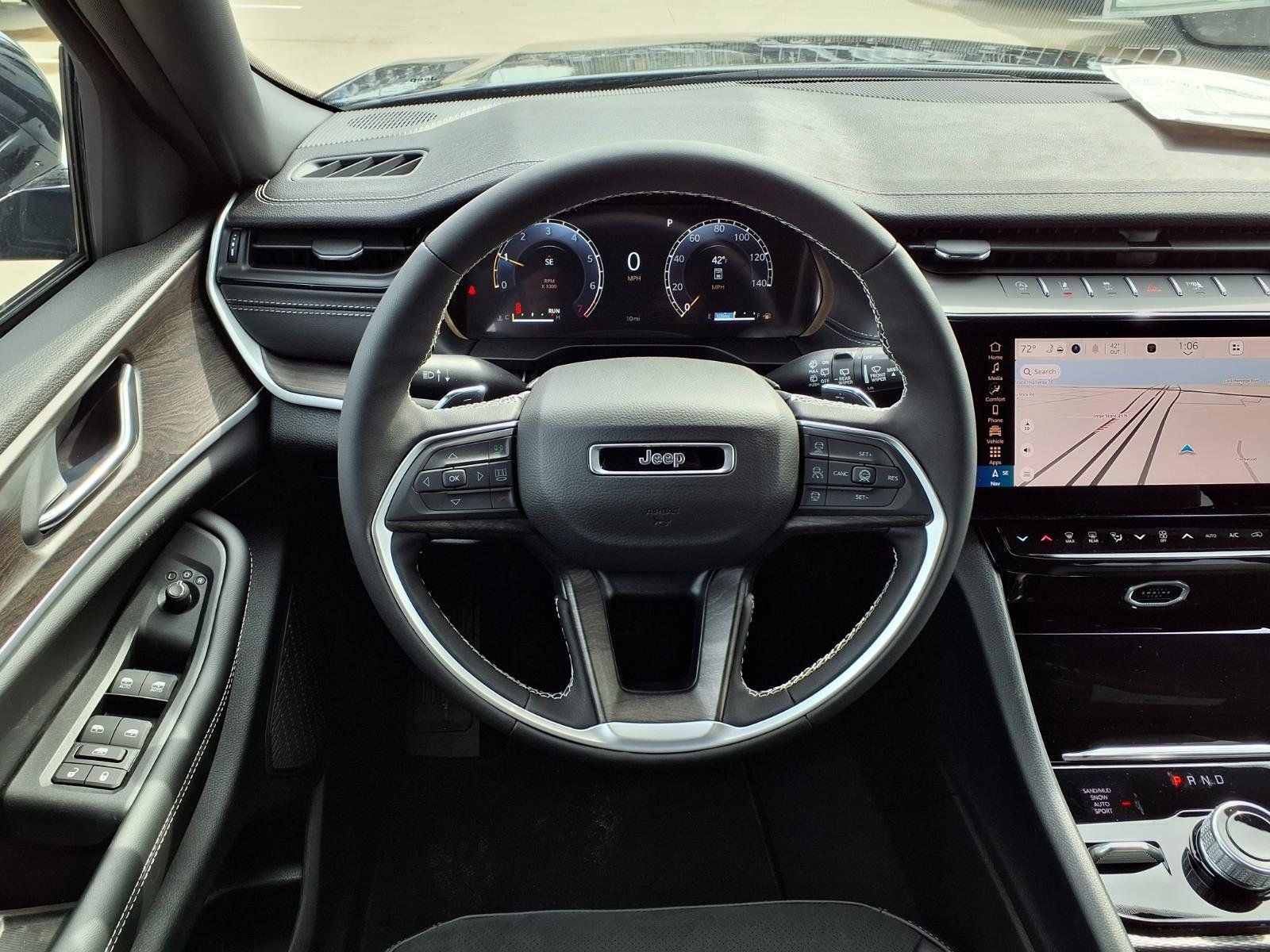 2026 Jeep Grand Cherokee Laredo