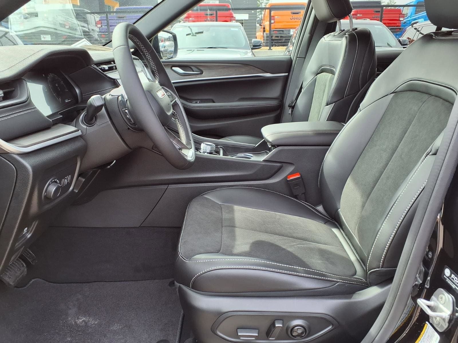 2026 Jeep Grand Cherokee Laredo