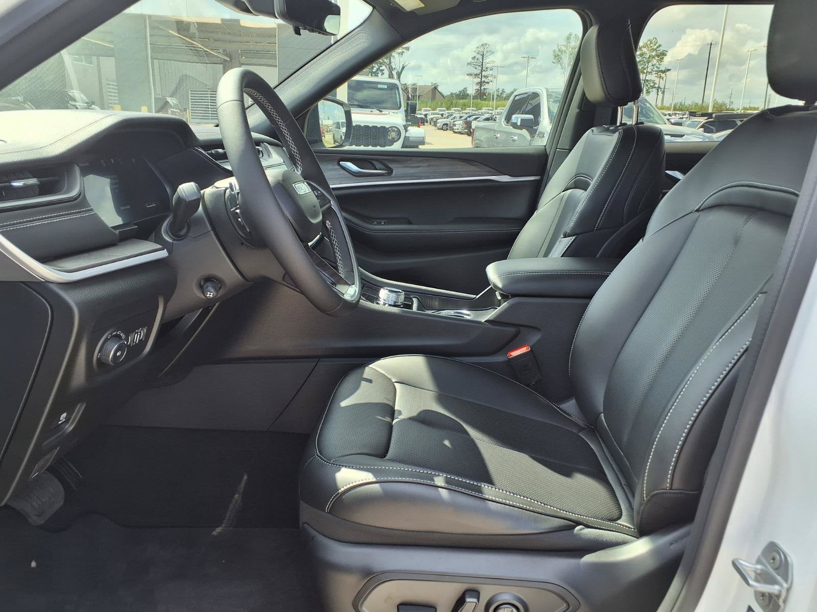 2027 Jeep Grand Cherokee Limited