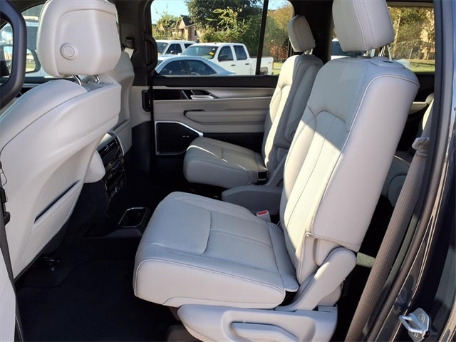 2025 Jeep Wagoneer L Series II