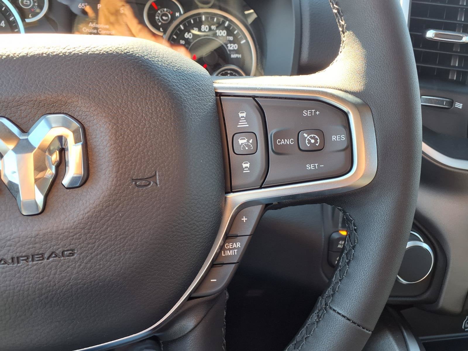 2027 RAM 1500 Big Horn/Lone Star