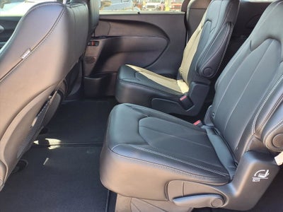 2026 Chrysler Voyager LX